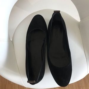 LV black flats